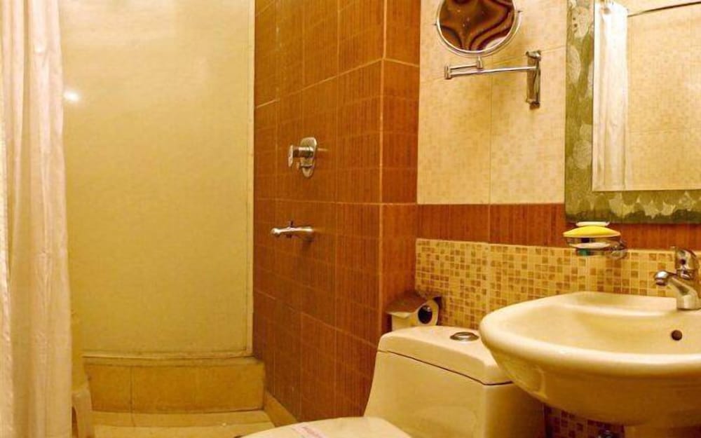 Hotel Amby Inn 46/50
