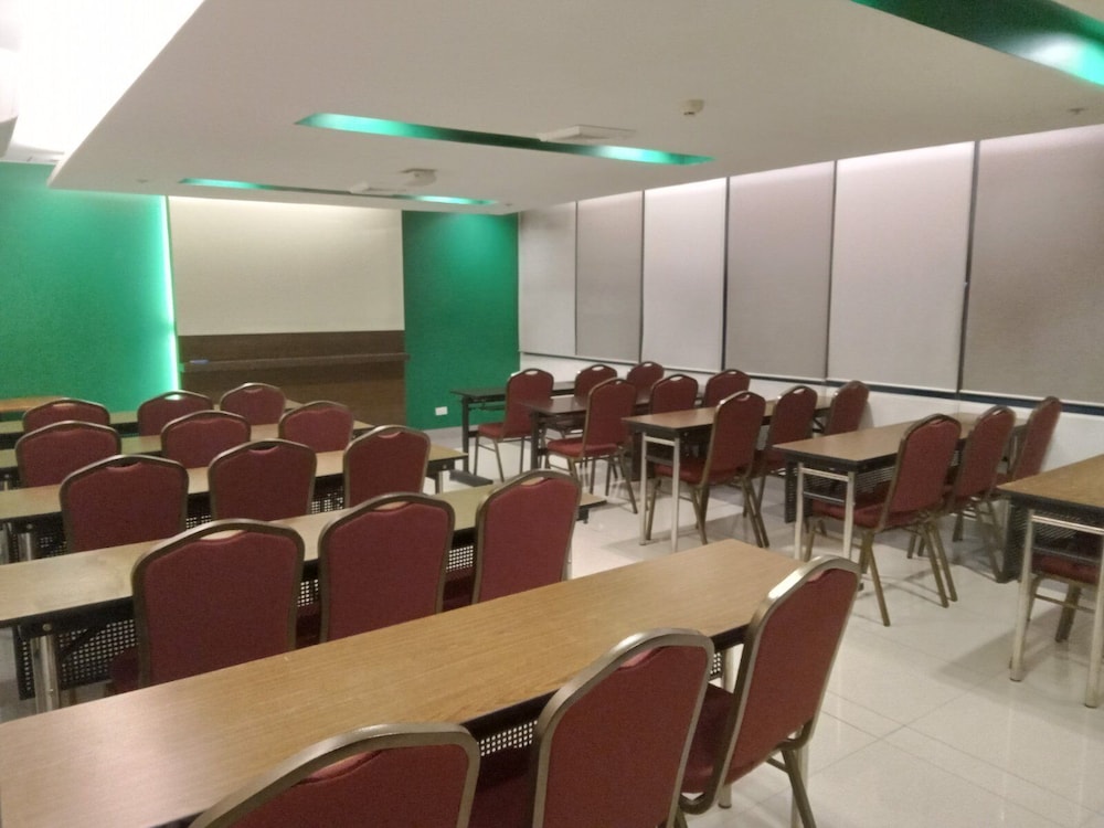 Go Hotels Otis Manila 35/49