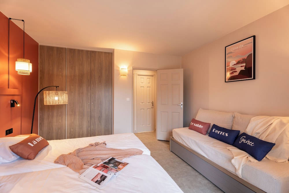 1 Bedroom, Apartment, Twin Beds, Sea View, Sofa, Balcony or Terrace