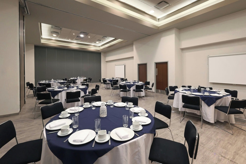 City Express Plus by Marriott Cabo San Lucas 62/69