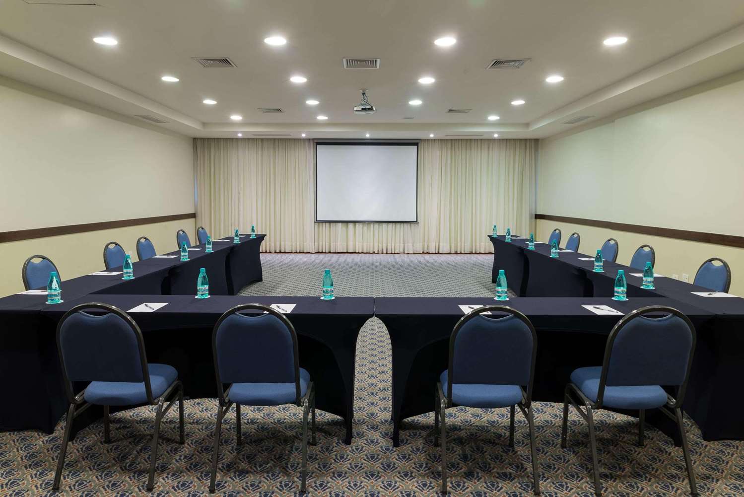 Radisson Hotel Curitiba 14/18