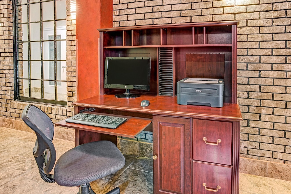 Ramada By Wyndham Murfreesboro 19/24