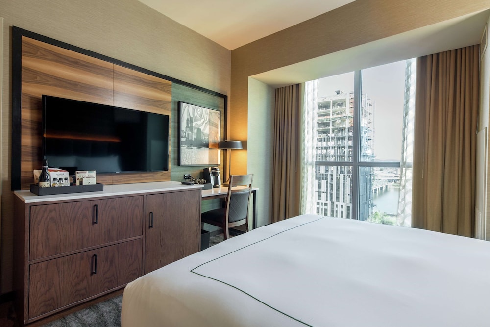 The Porter Portland Curio Collection By Hilton 19/67