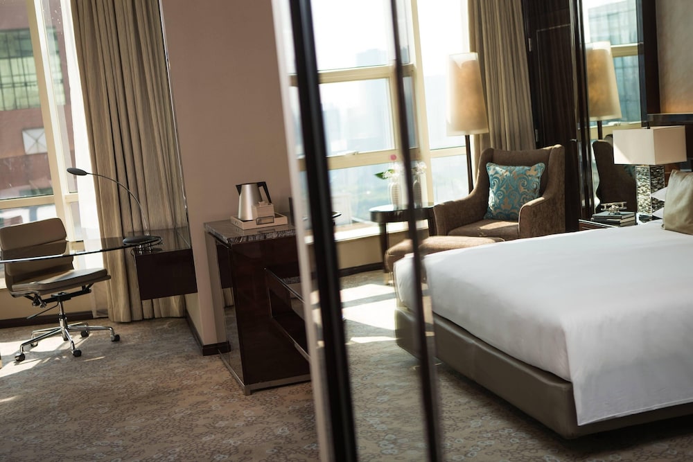Renaissance Pudong 9/41