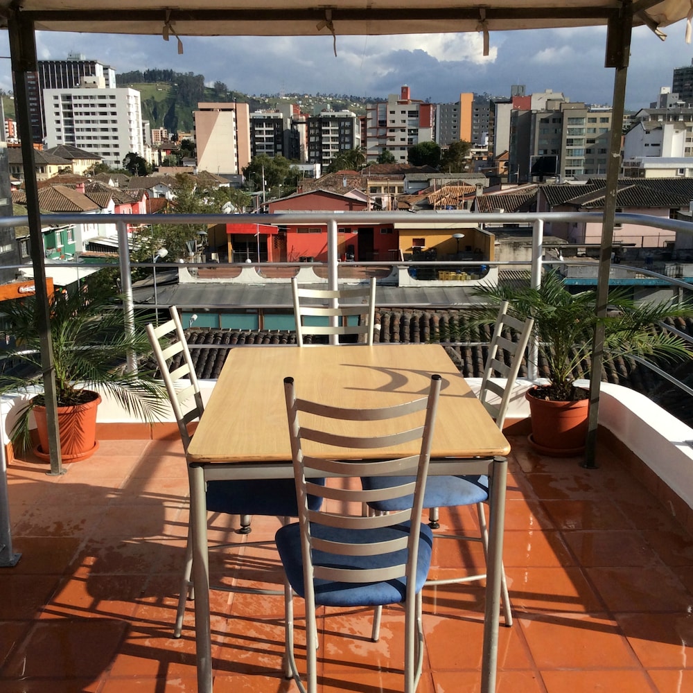 Hostal Mitad Del Mundo 56/69