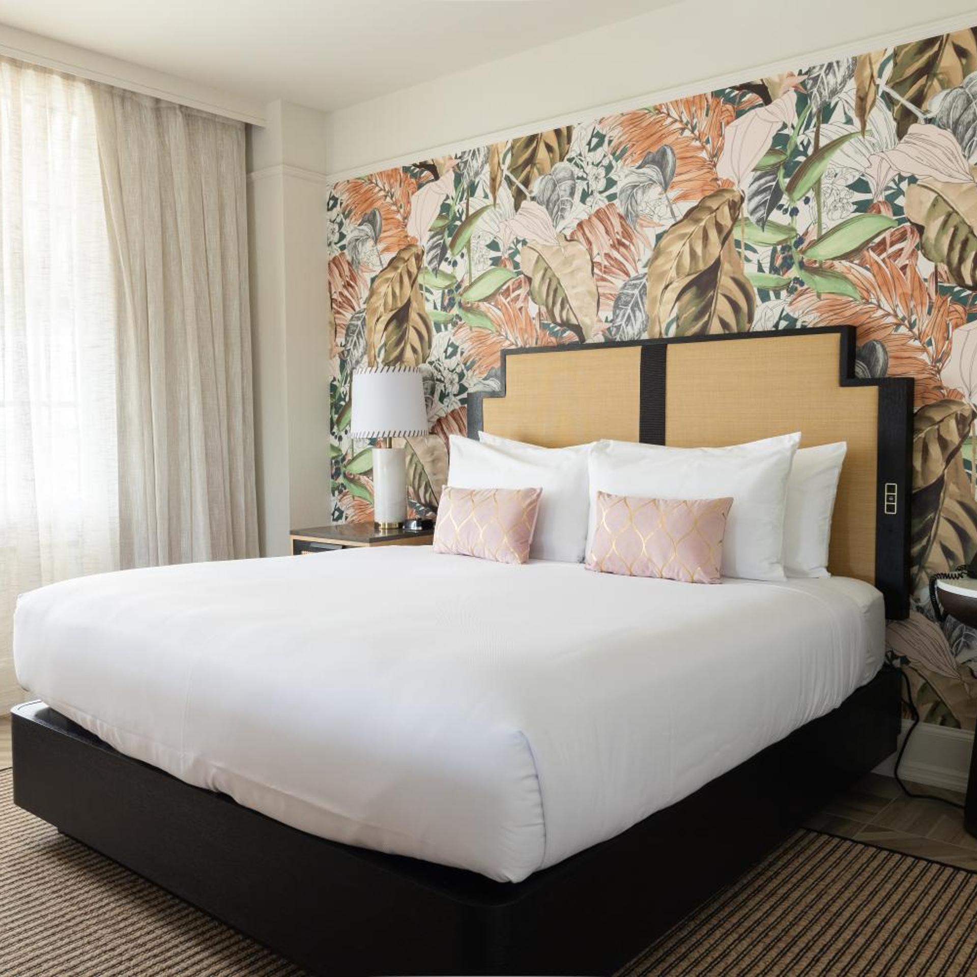 Room, King Bed, City View, Balcony, Large