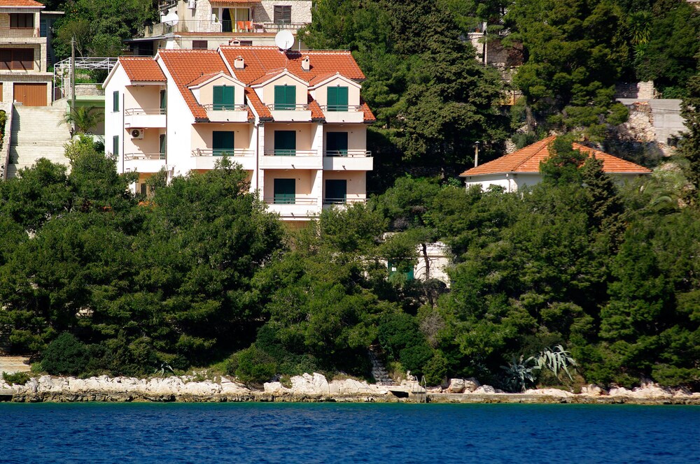 Apartments Vala 37/44