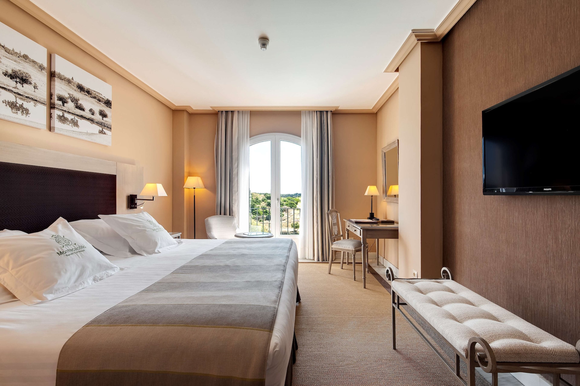 Superior, Twin Beds, Golf Course View
