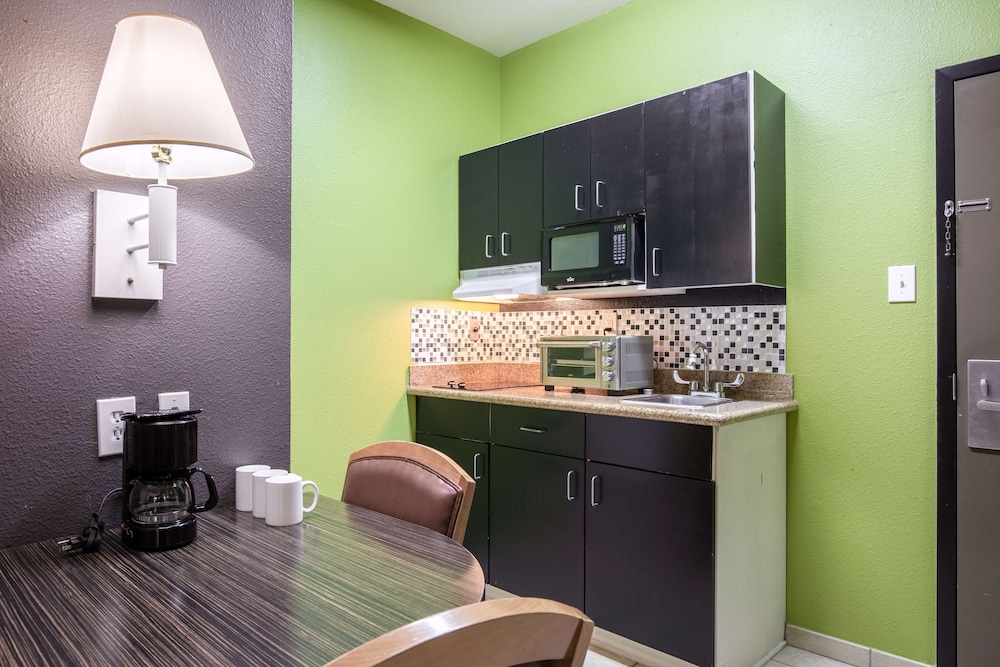 Studio6 Bay City, TX 62/62