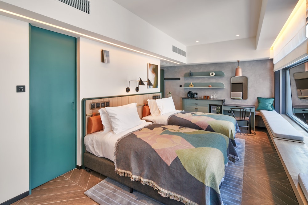 Friends and Twin Beds