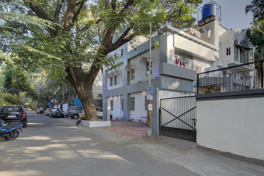 Oyo 11693 Hotel Sunshine 15/16