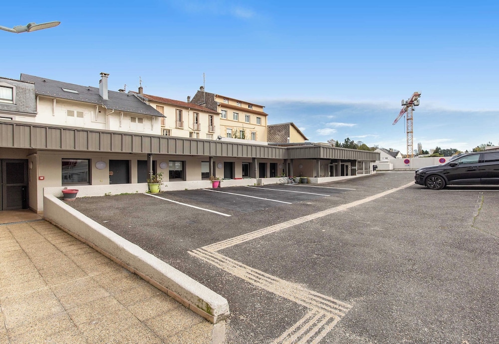 B&B HOTEL Lourdes Centre Gare 3 etoiles 42/48
