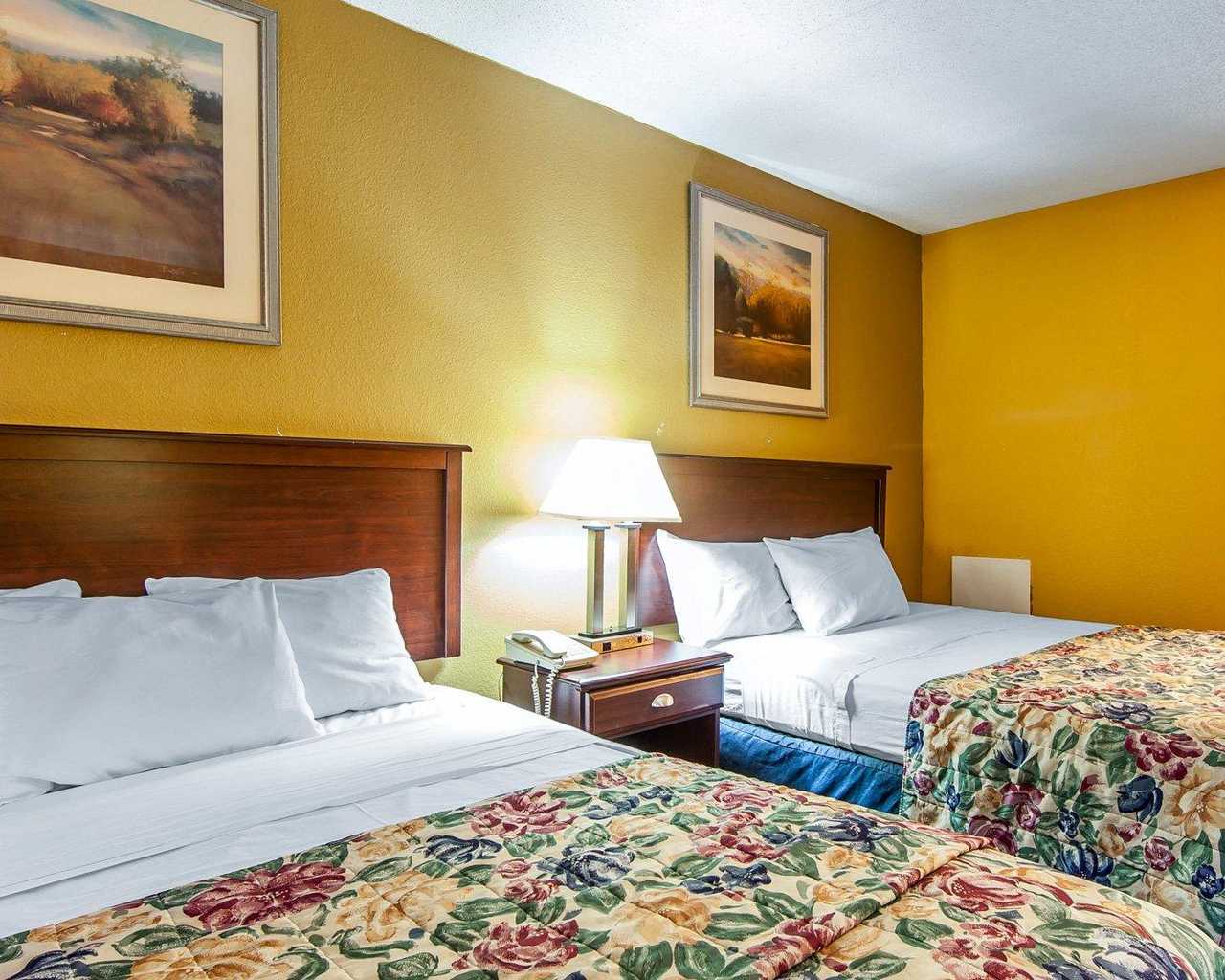 Days Inn by Wyndham Calhoun GA I-75 and US-41 11/28
