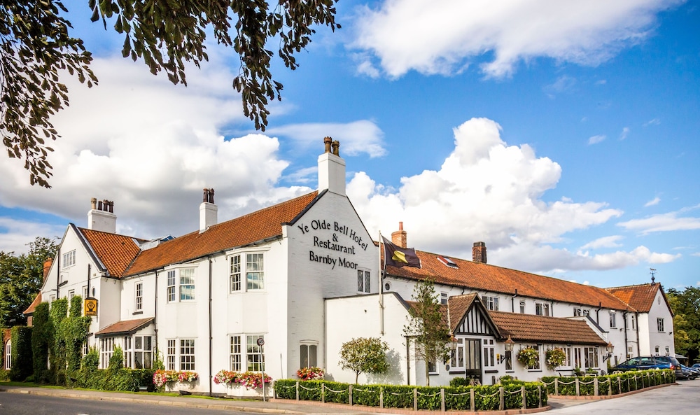 Ye Olde Bell Hotel Spa 1/64