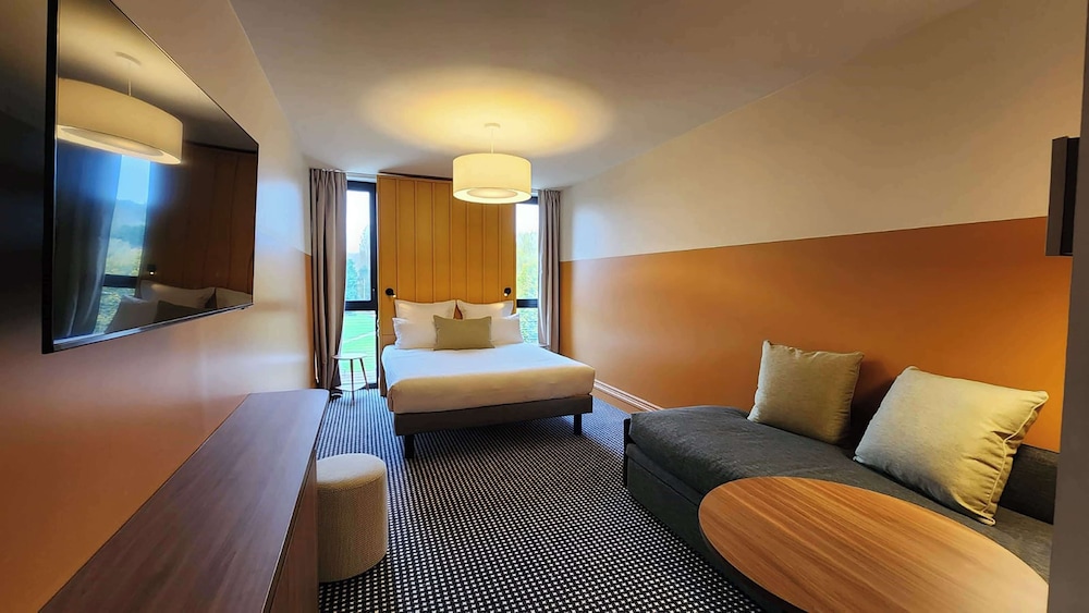 Kyriad Prestige Compiegne 25/65