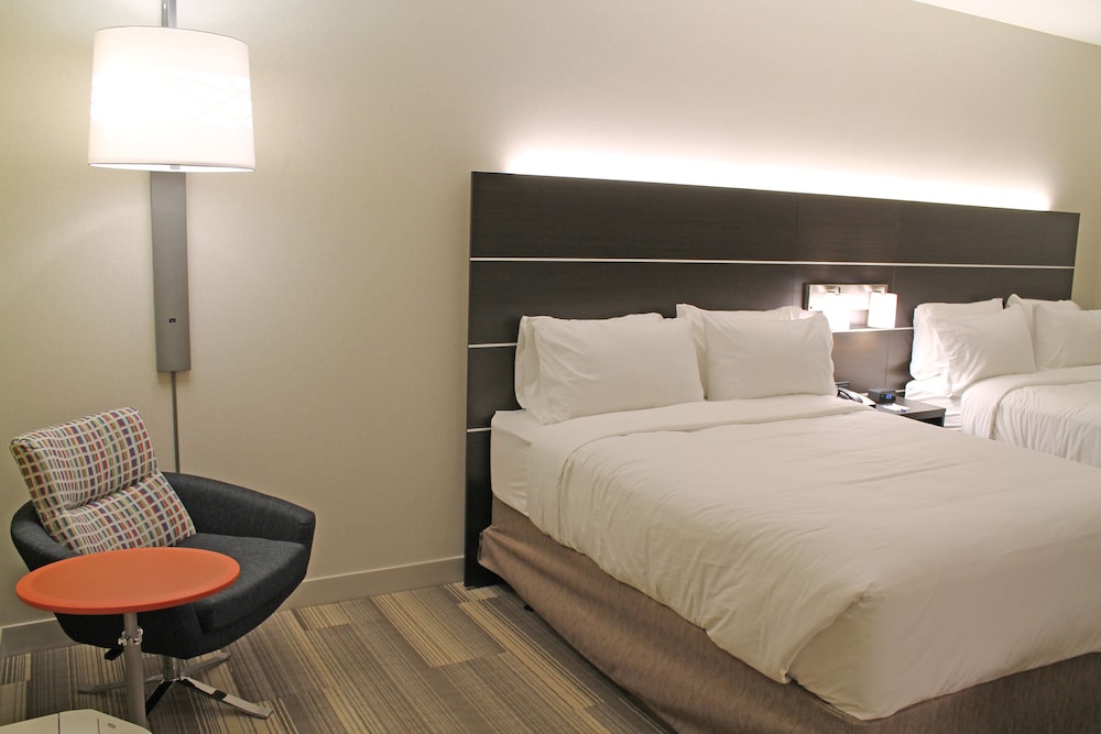 Holiday Inn Express Suites St Louis South I 55 13/52