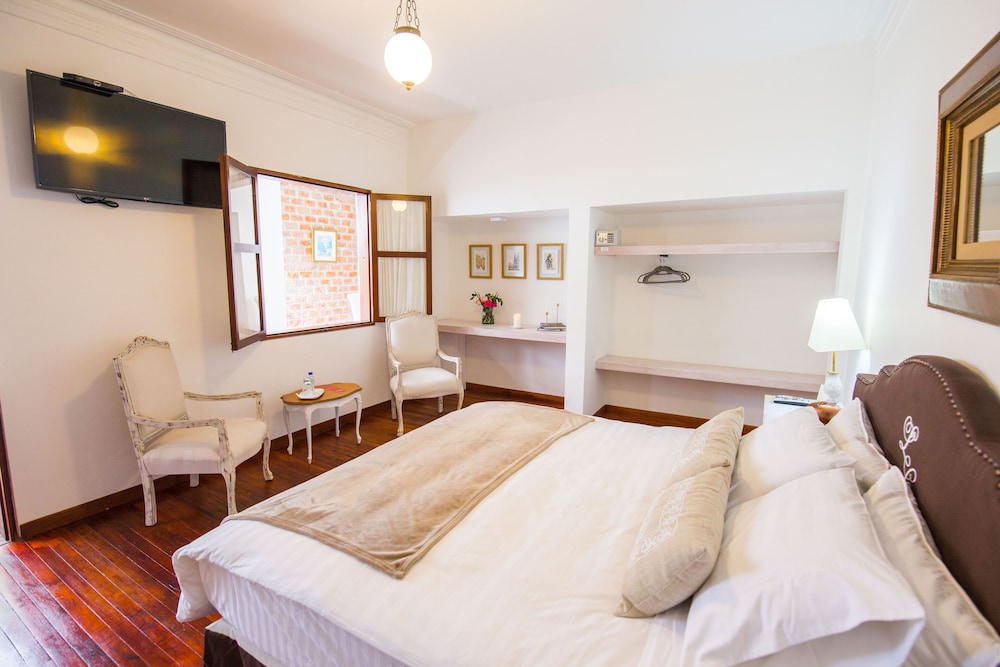 LECLERC HOTEL BOUTIQUE 16/70