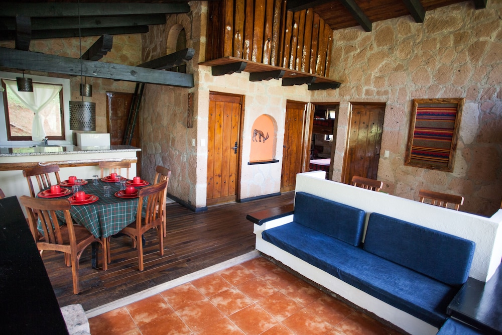 Monteverde Hotel De Cabanas 8/50