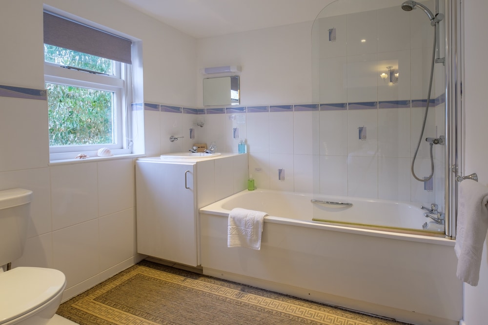 Newport Quay Bed And Breakfast 38/45