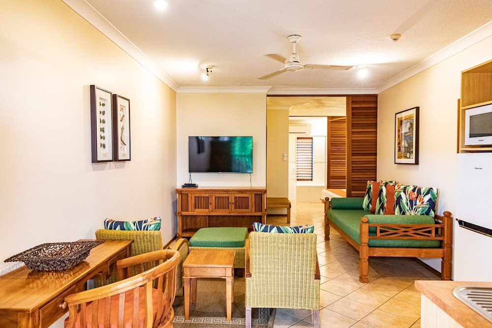 Hibiscus Resort And Spa 50/77