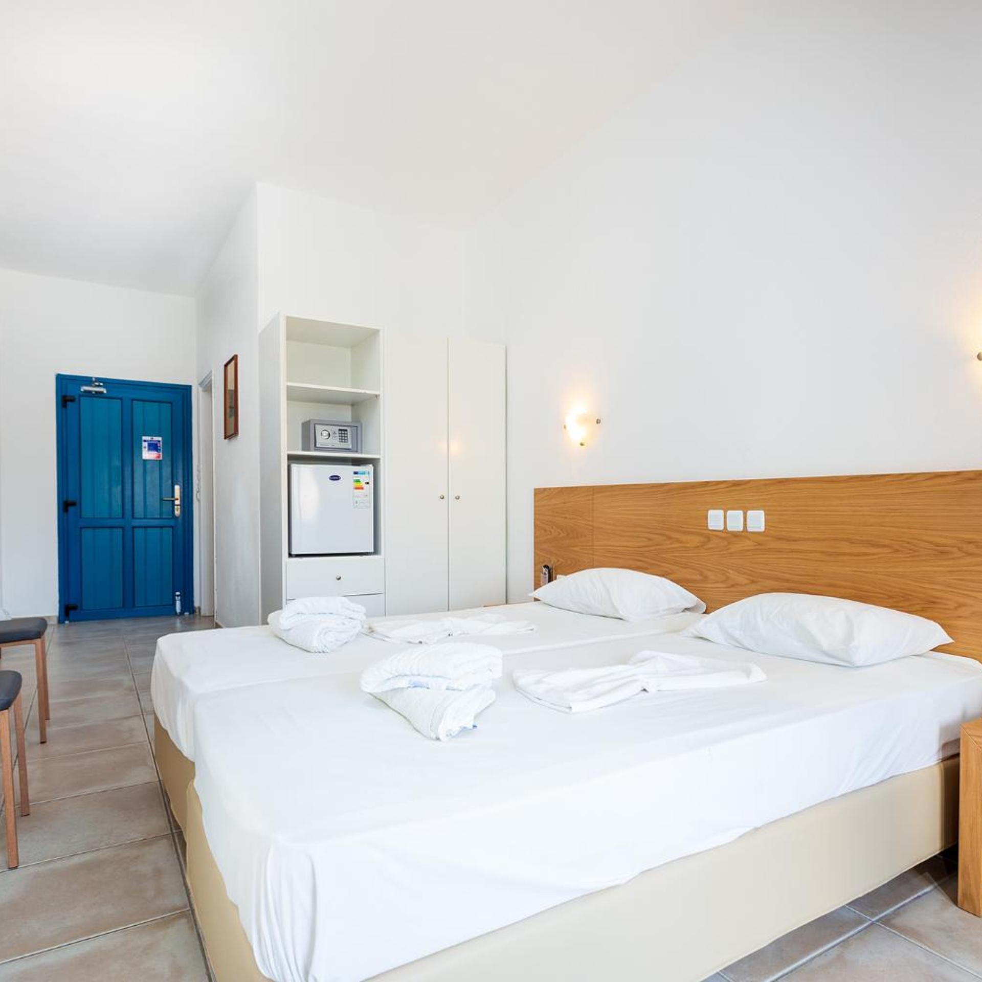 Marcos Beach Hotel 10/50