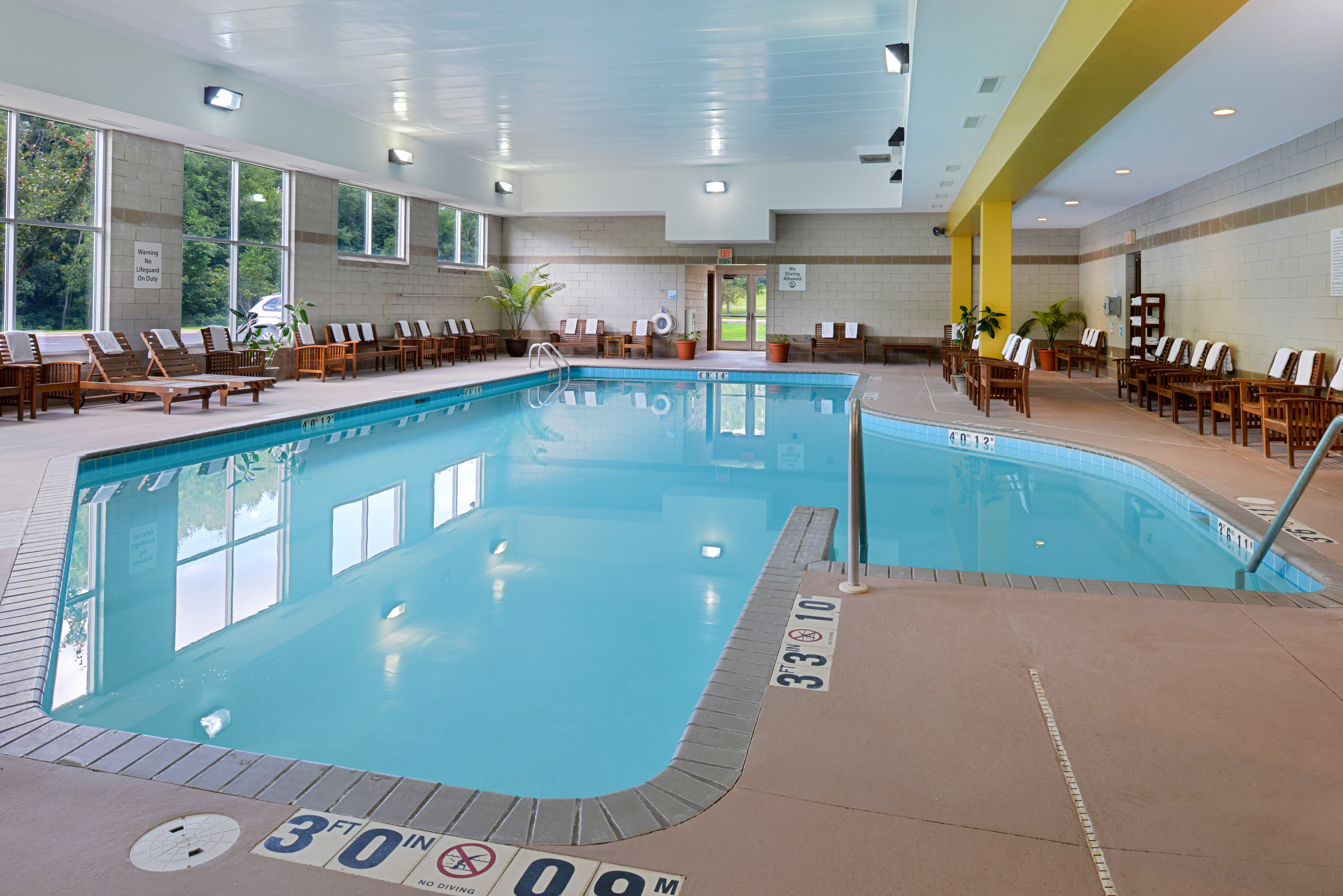 Holiday Inn Express St. Croix Valley 37/76