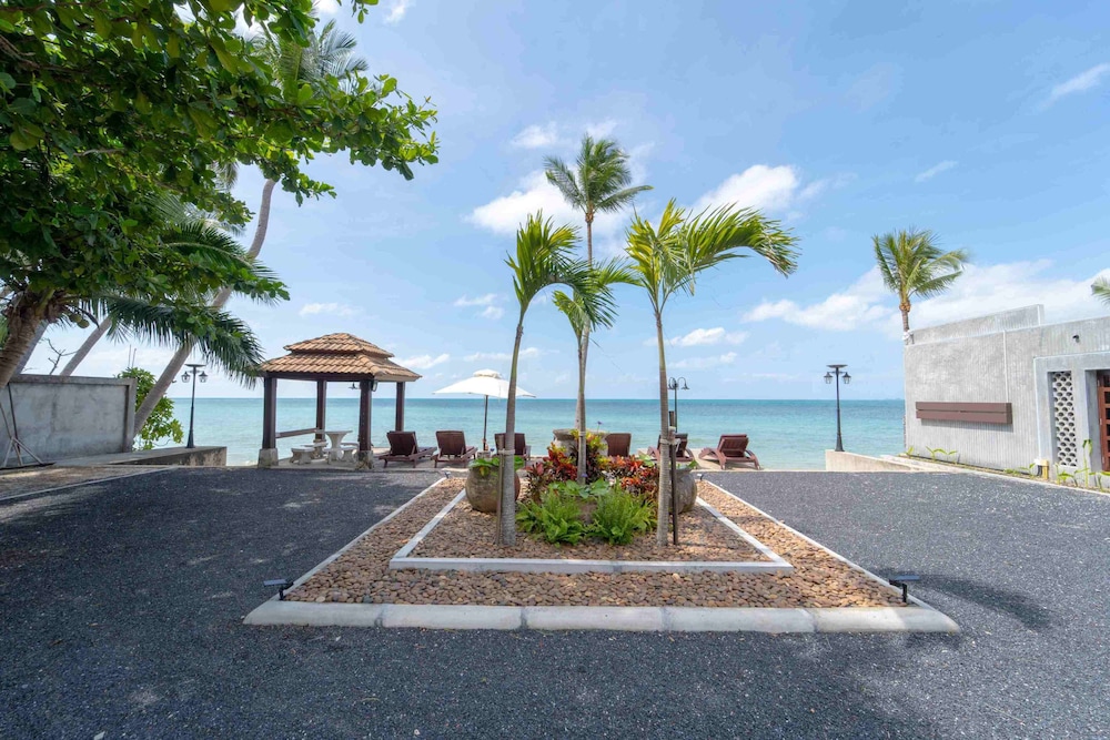 Pao Jin Poon Beach Front Villa 46/56