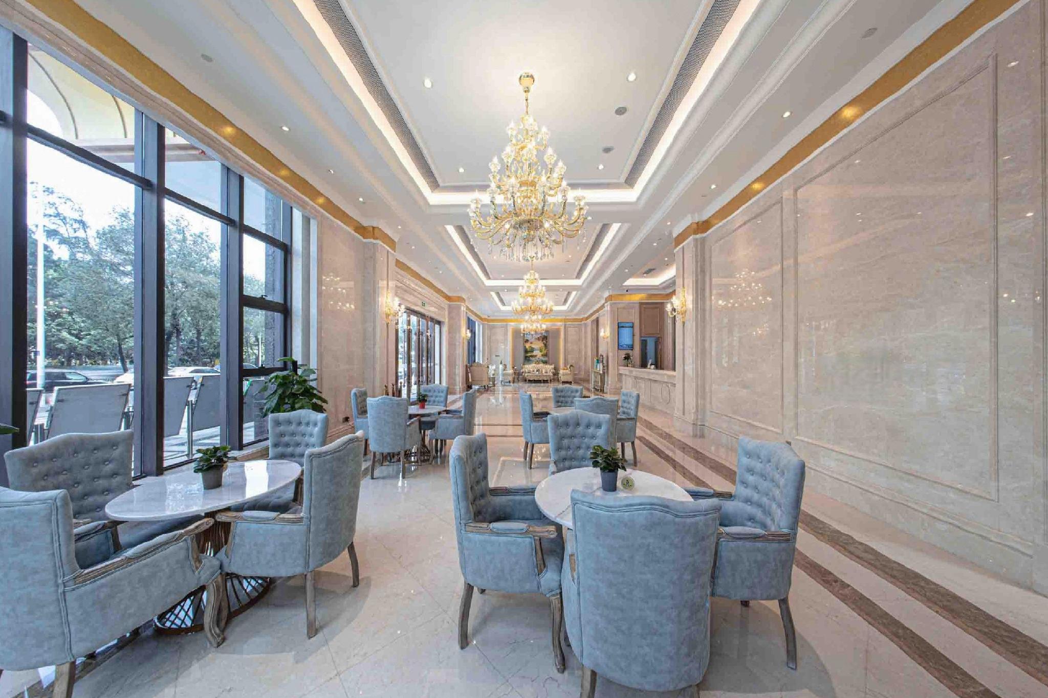 Vienna International Hotel (Zhongshan Lihe Plaza Xingzhong Road Store) 36/58