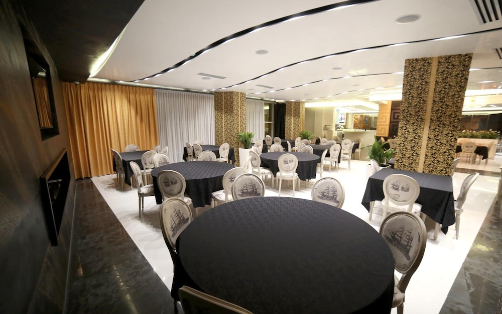 Hotel Palace Vlore 36/48