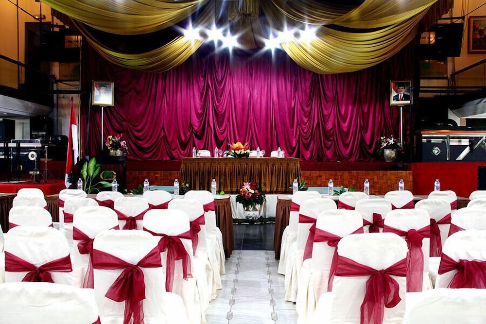 New Grand Park Hotel 41/49
