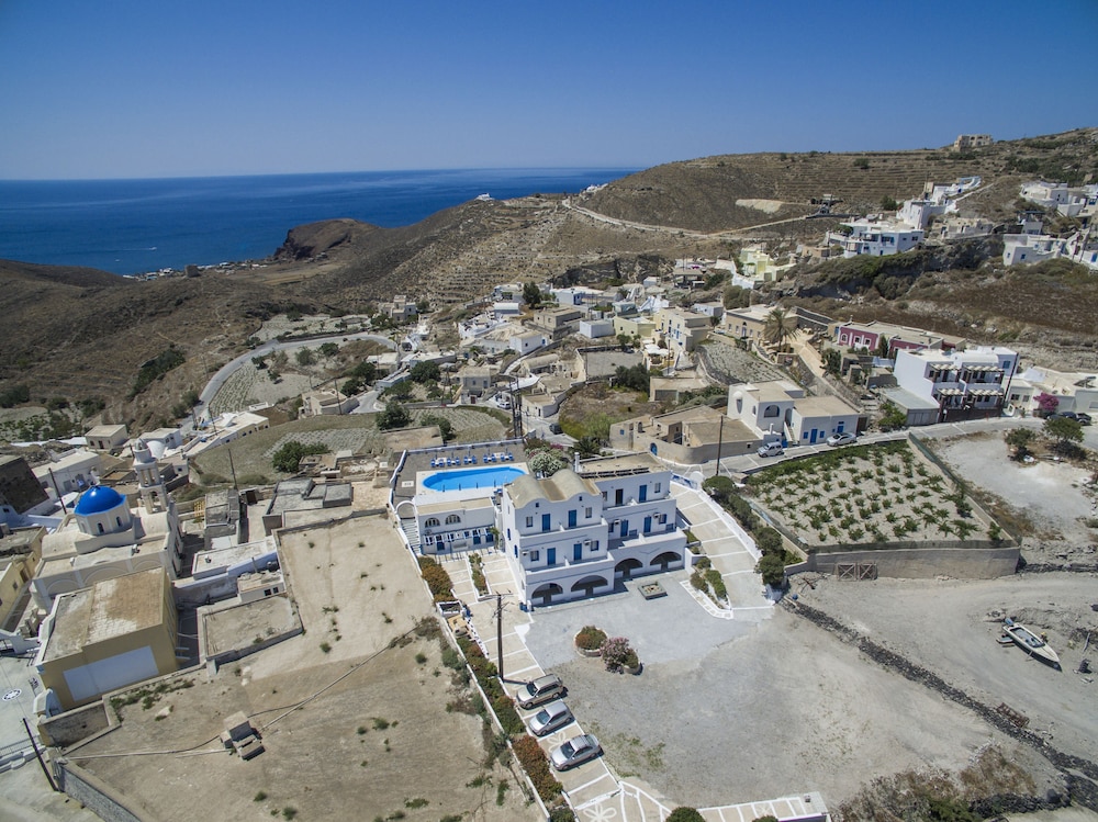 Thira S Dolphin Hotel 51/72