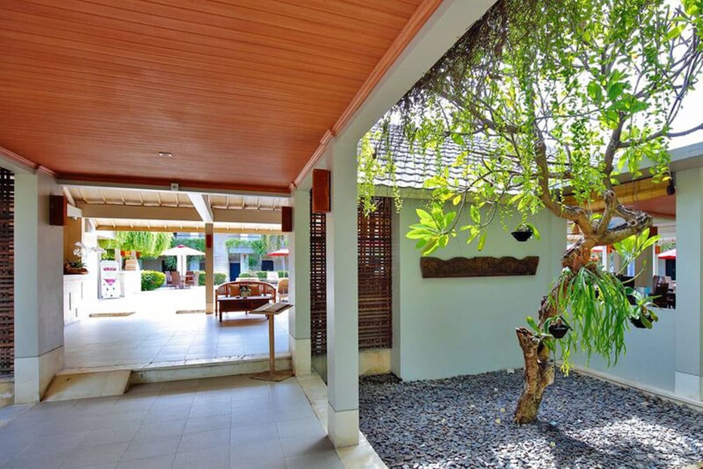 DEWI SRI HOTEL 14/70