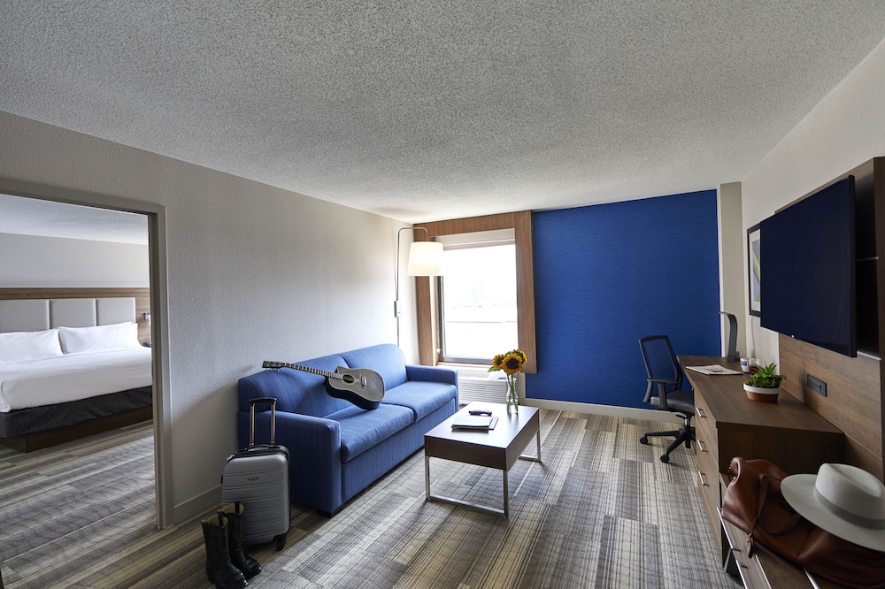 Holiday Inn Express Nashville Downtown 43/67