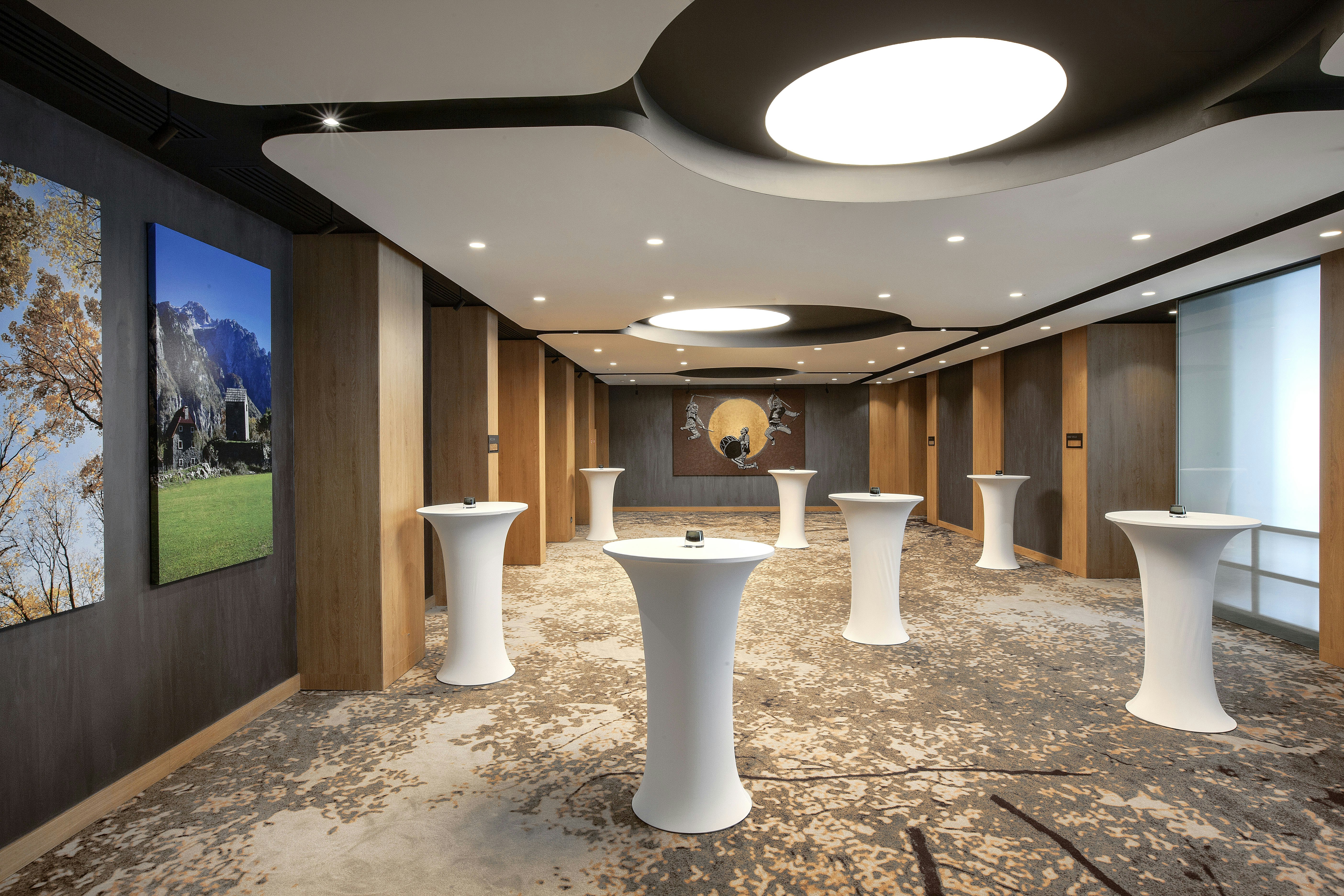 Hilton Garden Inn Tirana 78/81