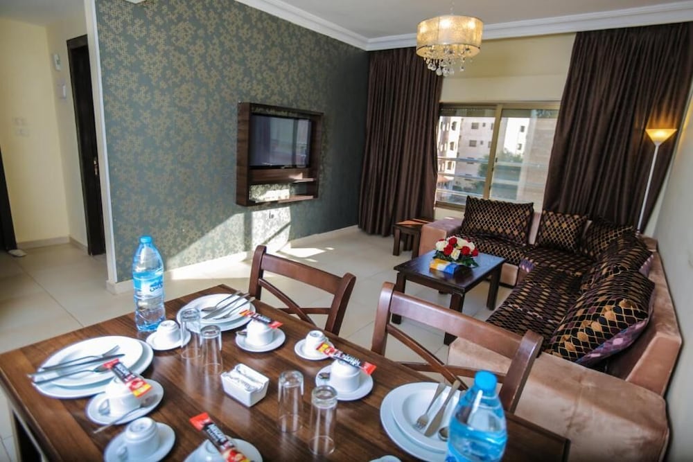 Lancaster Hotel Apartments-Gardens 25/47