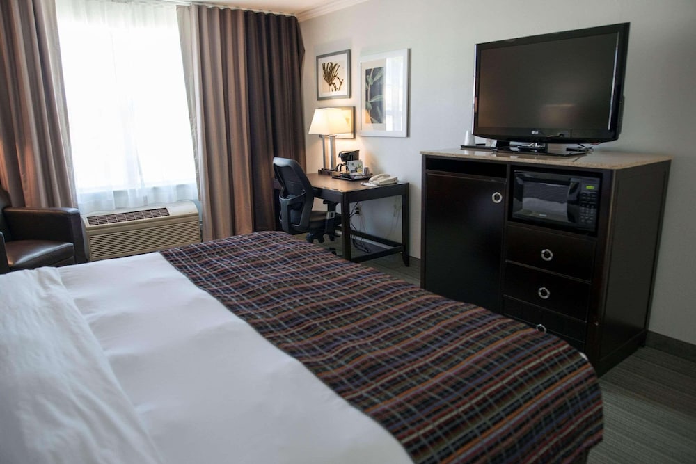 Country Inn & Suites By Radisson, Effingham, IL 9/17