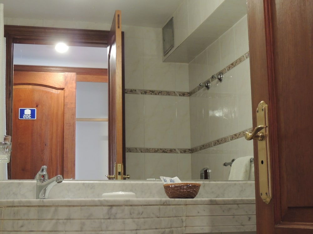 غرفة ثلاثية بثلاثة أسرّة، La Foret 4/4