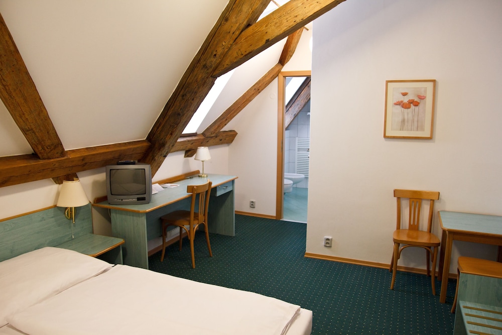 Hotel Adalbert 28/69