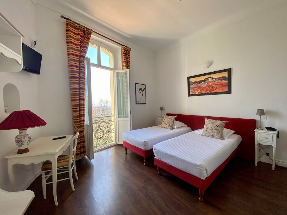 Hotel La Bellaudiere 7/37