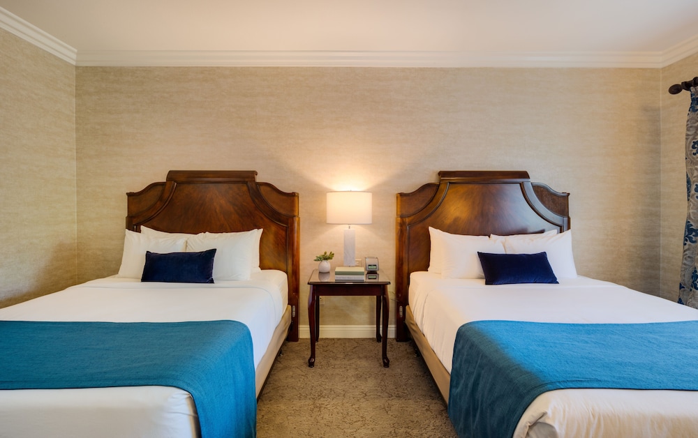 Ayres Suites Diamond Bar 17/65