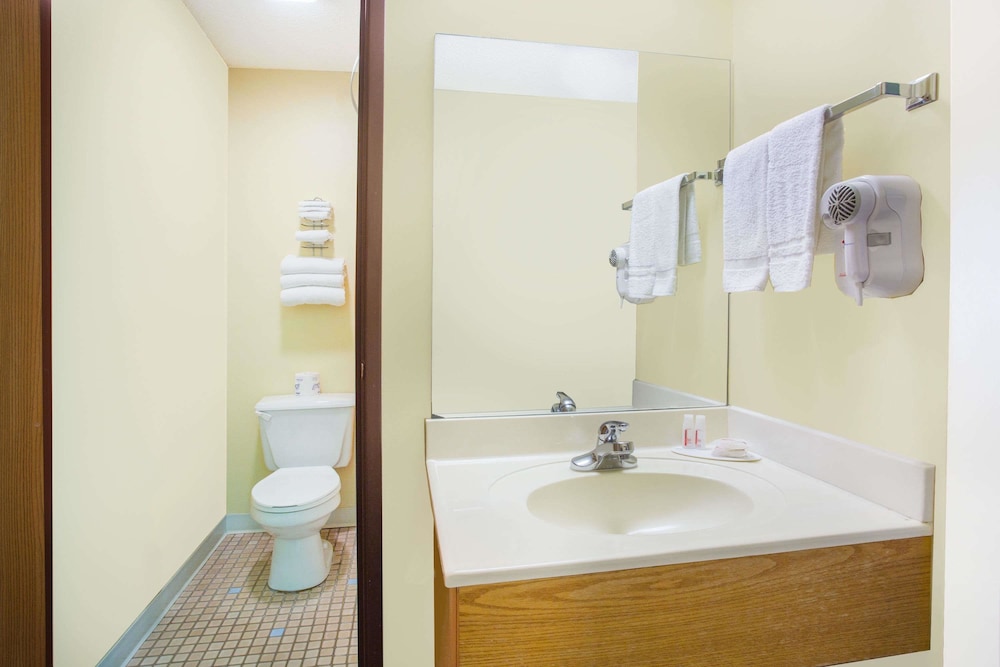 Days Inn by Wyndham Lexington NE 14/46