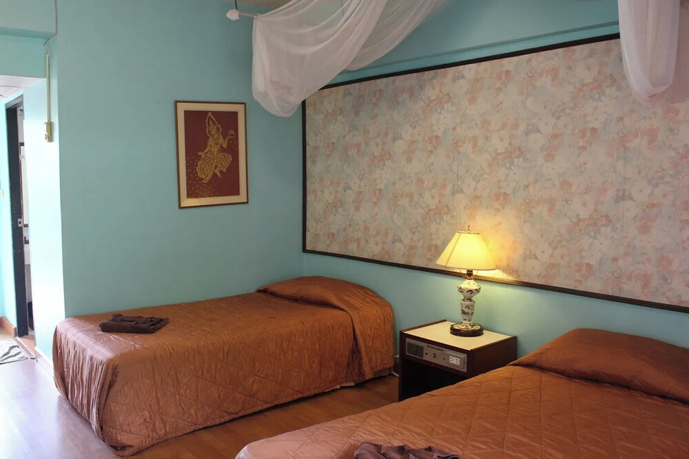 Safari Riviera Resort 24/50