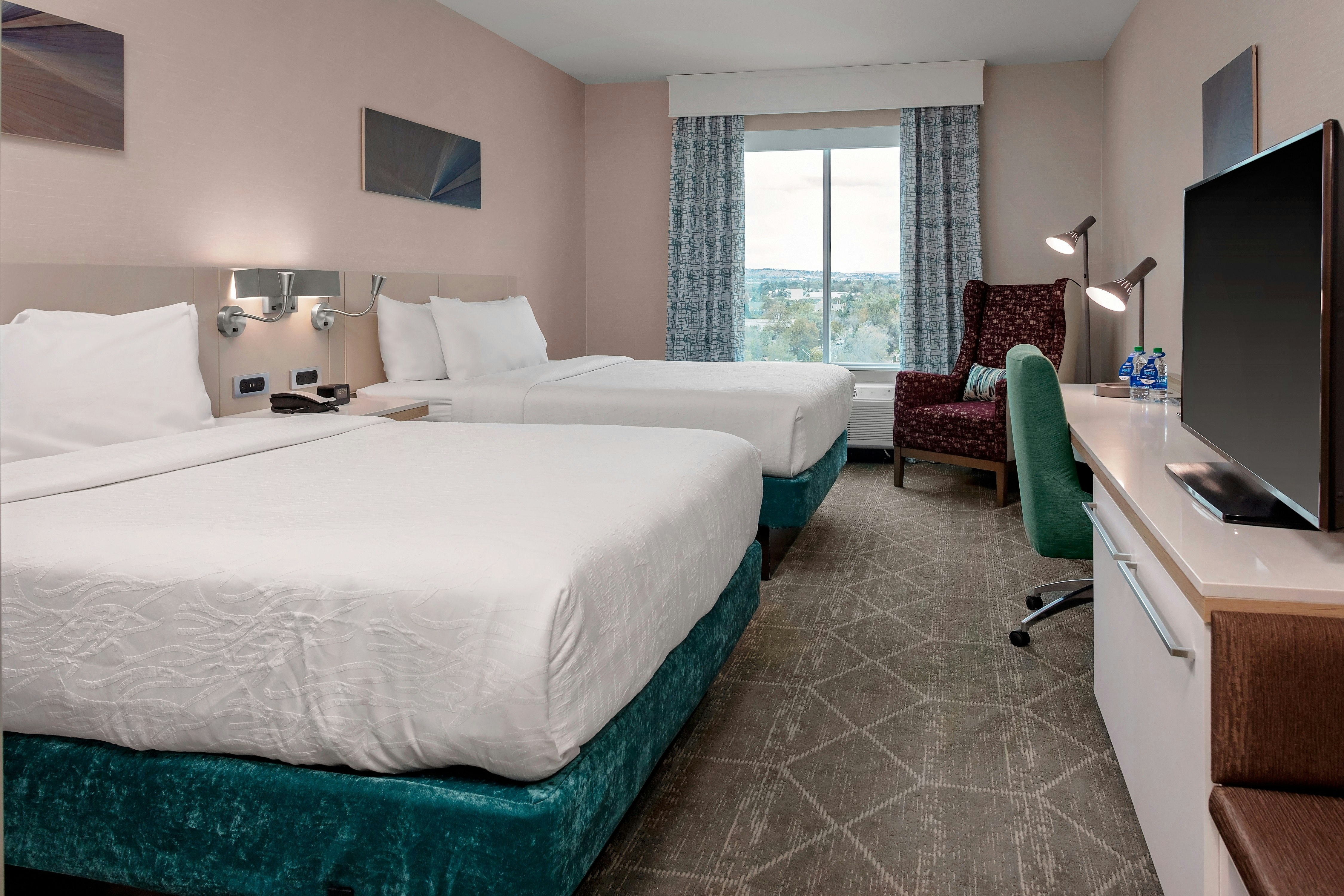 Room, 2 Queen Beds, Mountain View