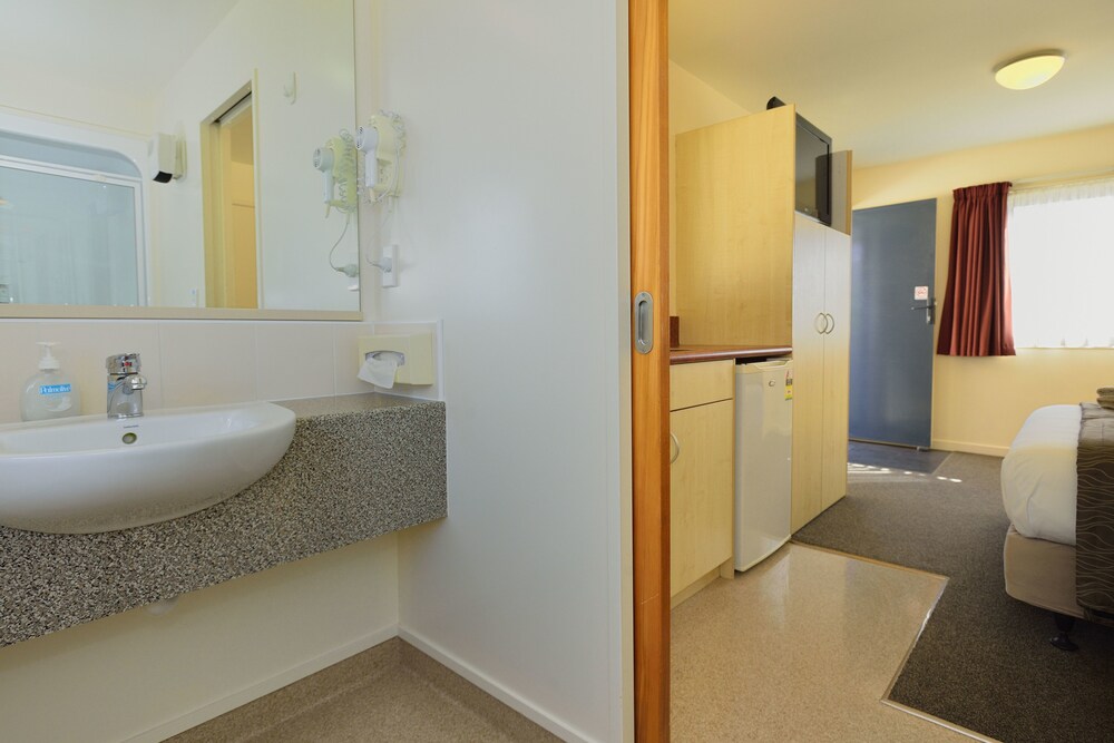 Bella Vista Gisborne 15/35