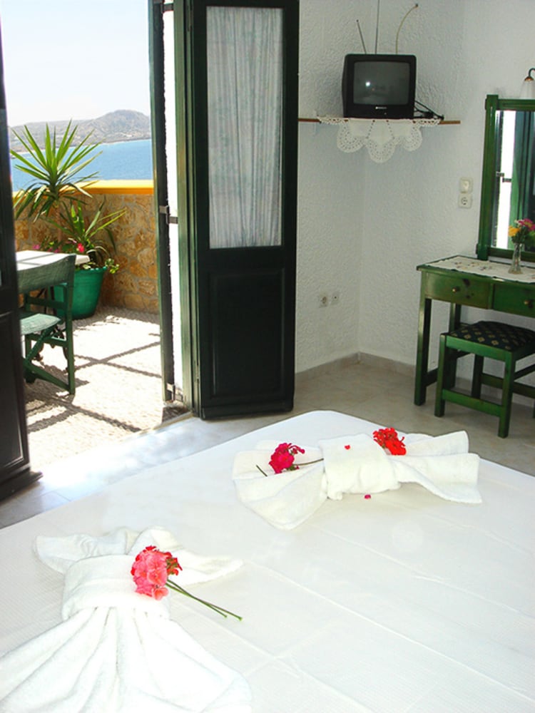 Finiki View Hotel Apartments 13/50