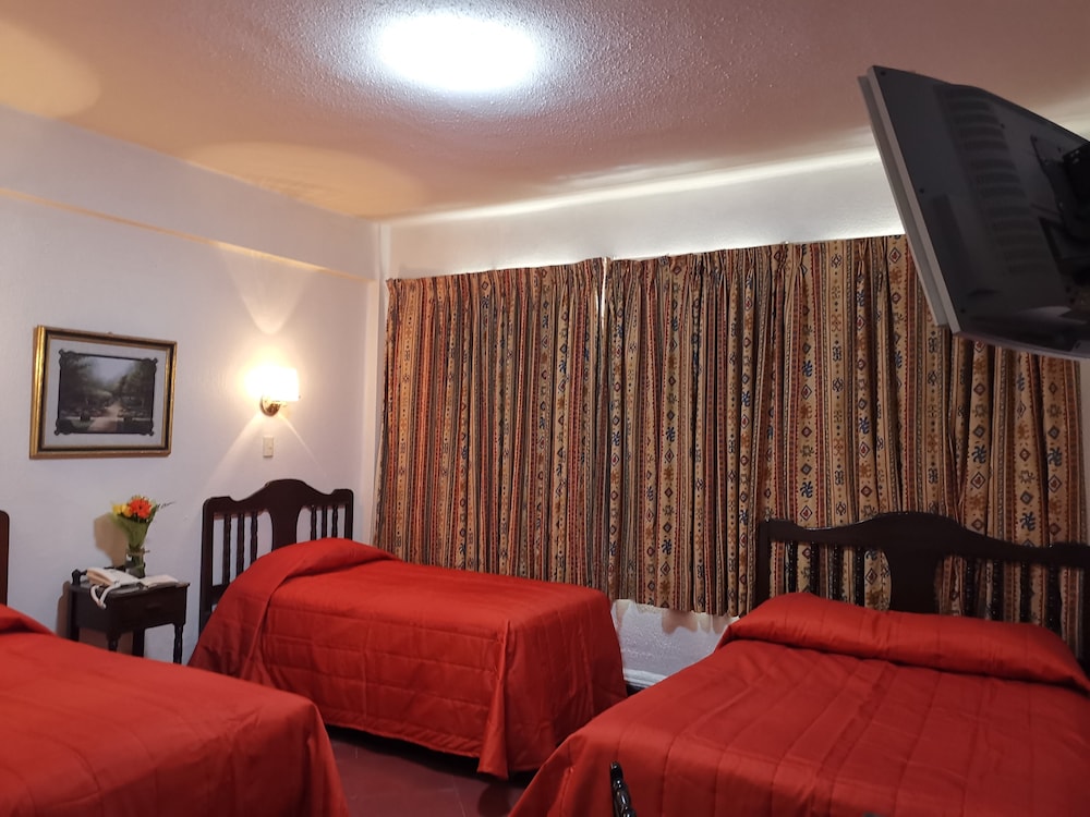 HOTEL 5A AVENIDA 25/34