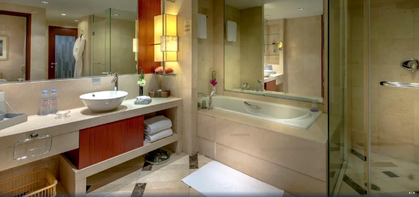 Beijing Kuntai Royal Hotel 18/21