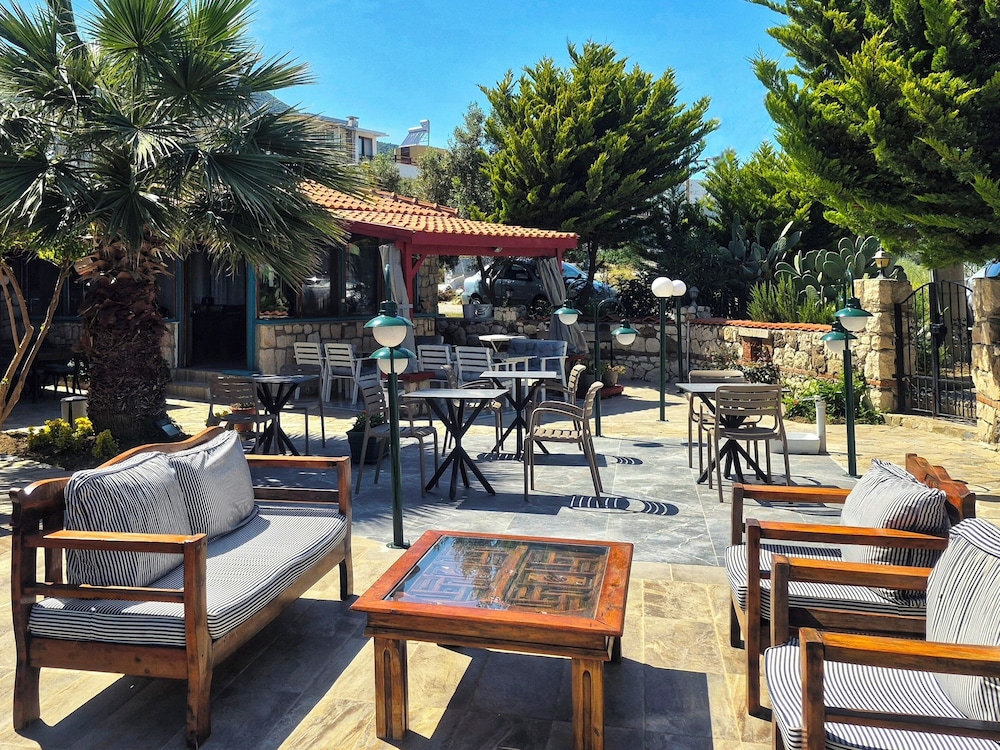 Karaburun Konak Hotel 35/50