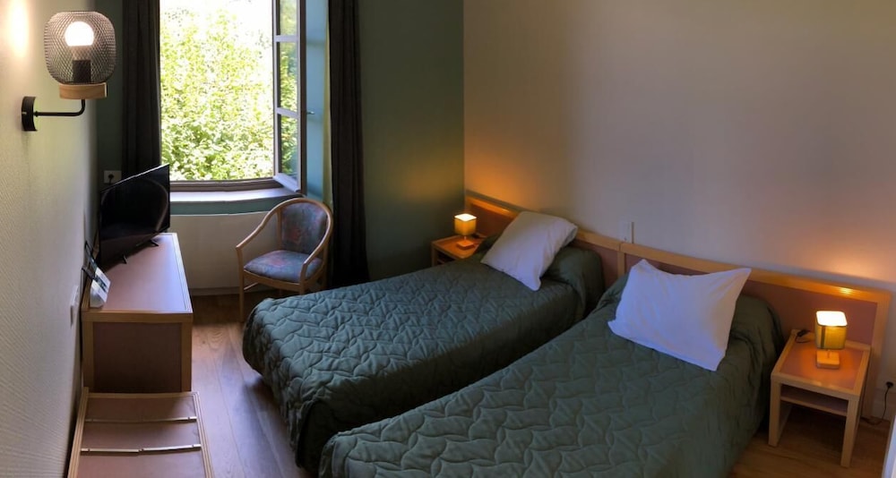 HOSTELLERIE DES LAURIERS 10/30