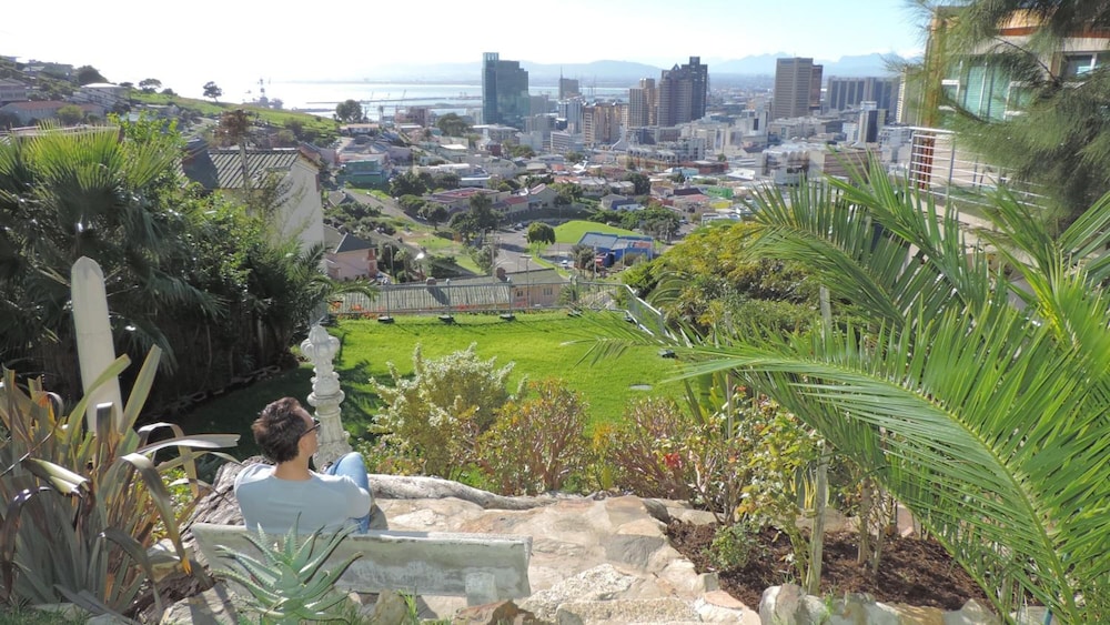 Signal Hill Lodge 25/65